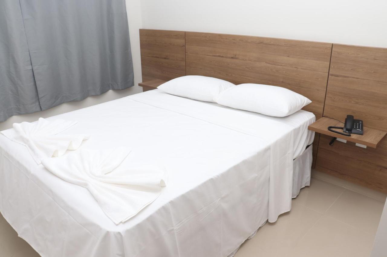 Ts Hotel Porteirinha Bagian luar foto