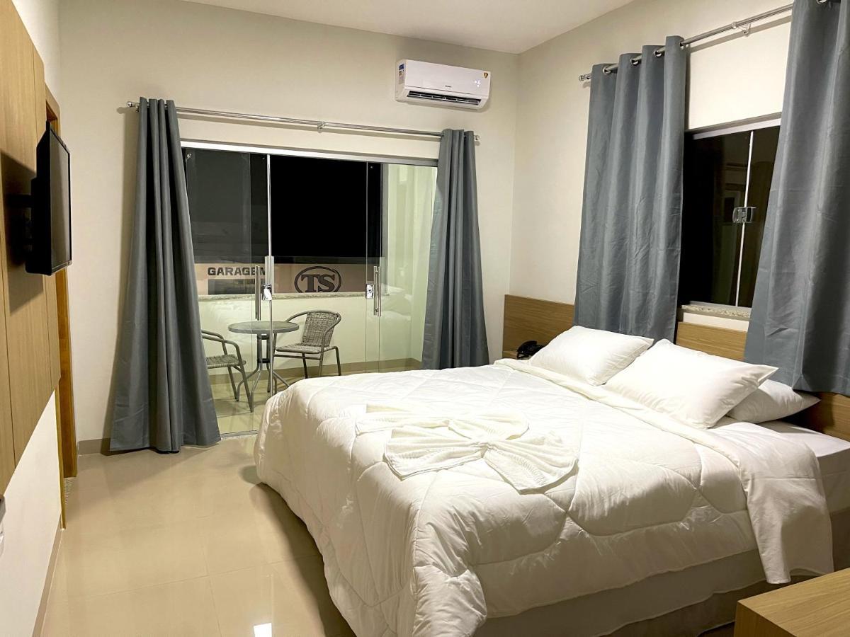 Ts Hotel Porteirinha Bagian luar foto